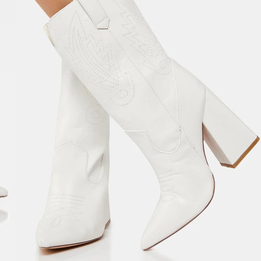White Western-Style Women's Boots 10